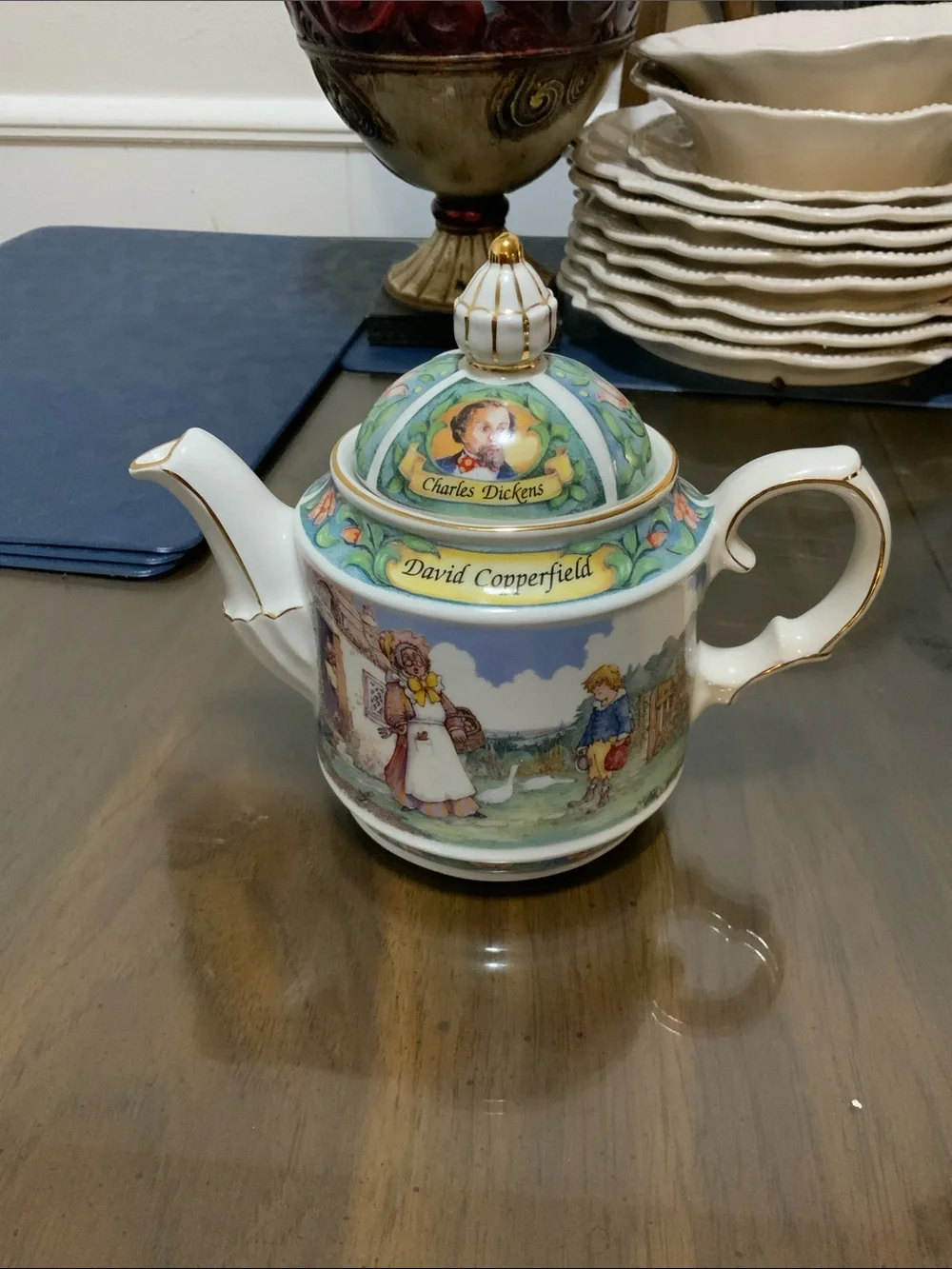 Vintage Sadler David Copperfield Charles Dickens Teapot Made in England w/ Lid